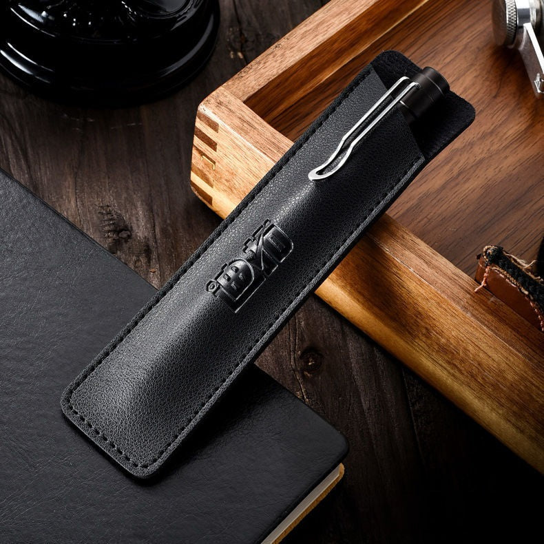 Self-defense pen, a portable close-range self-defense tool