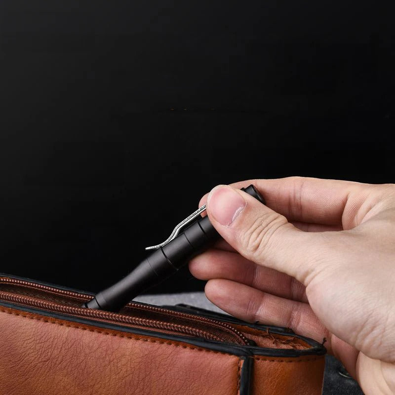 Self-defense pen, a portable close-range self-defense tool