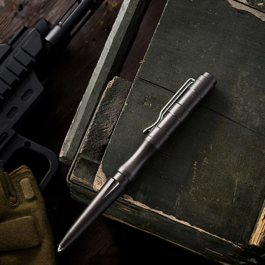 Self-defense pen, a portable close-range self-defense tool